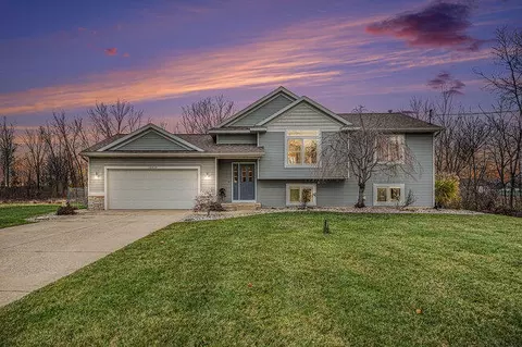 10839 52nd Ave, Allendale, MI 49401