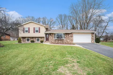 56725 Tamarac Ln, Three Rivers, MI 49093