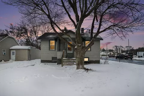 2940 Fairfield St, Norton Shores, MI 49441