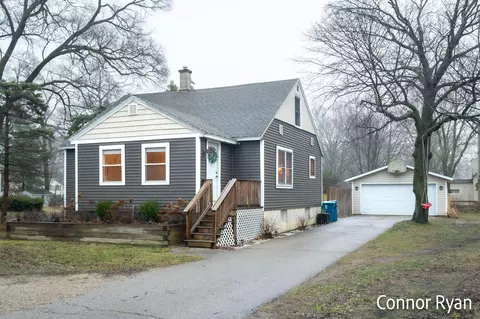807 136th Ave, Holland, MI 49424