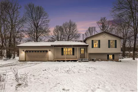210 Midway St, Belding, MI 48809
