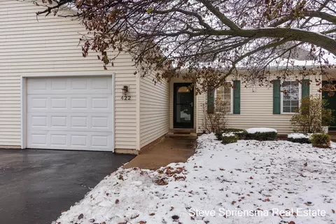 422 Lincoln Ridge Dr #17, Holland, MI 49423