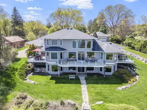 10309 S Chapin Ln, Berrien Springs, MI 49103