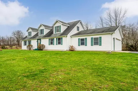 5826 Union Rd, Eau Claire, MI 49111