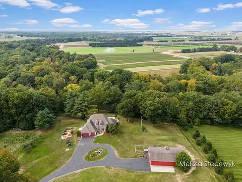 4135 Tylers Lndg, Hamilton, MI 49419