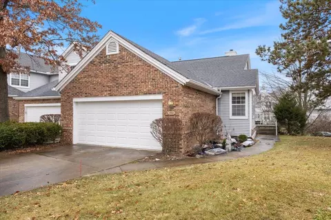 4344 Pine Ridge Ct, Ann Arbor, MI 48105