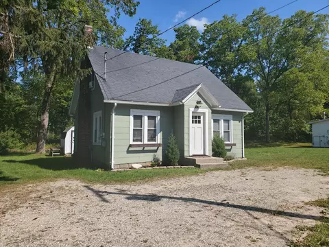 227 E Randall St, Coopersville, MI 49404
