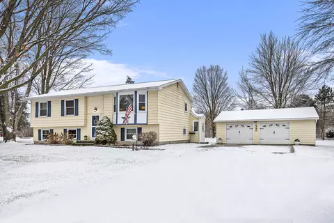 6290 16 Mile Rd NE, Cedar Springs, MI 49319