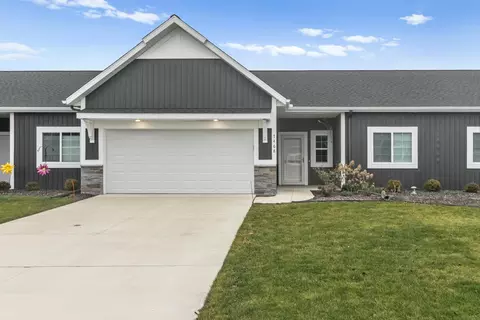 7468 Cinarcy St, Caledonia, MI 49316