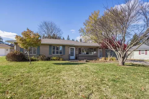 8926 Dolphin St, Portage, MI 49024