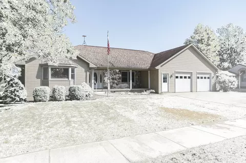305 S Heyer St, Westphalia, MI 48894