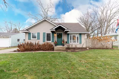 827 Kentfield St SW, Wyoming, MI 49509