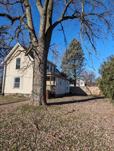610 St Clair Ave, Jackson, MI 49202 photo 2