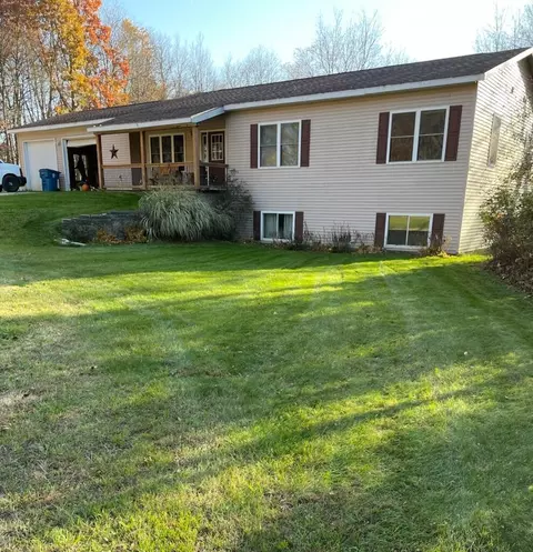 12604 Fargo St NE, Gowen, MI 49326