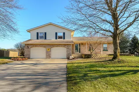 3360 Buckskin Rd, Kalamazoo, MI 49048