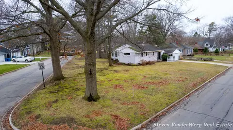 760 River St, Spring Lake, MI 49456 photo 32