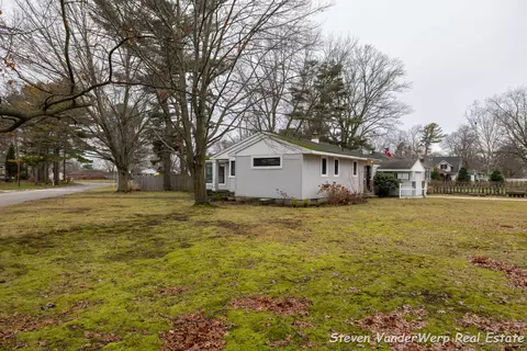 760 River St, Spring Lake, MI 49456 photo 4