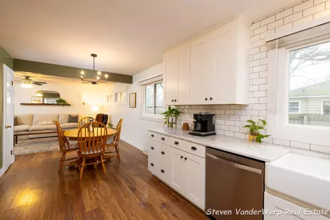 760 River St, Spring Lake, MI 49456 photo 8
