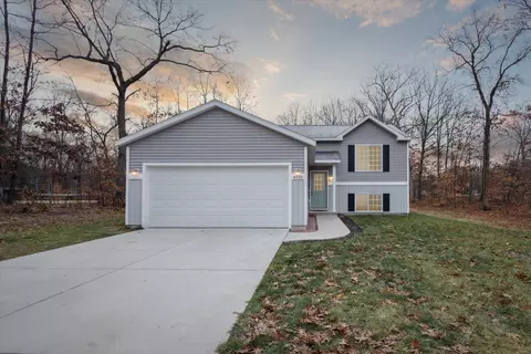 4722 Blue Heron Dr, Pierson, MI 49339