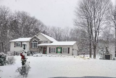 2222 36th St, Allegan, MI 49010