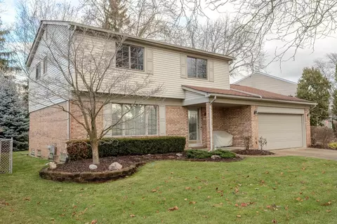 7525 Admiralty Dr, Canton, MI 48187