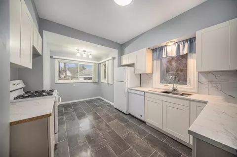 740 Douglas St, Jackson, MI 49203 photo 8