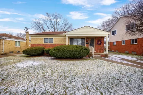 5740 Cambourne Rd, Dearborn Heights, MI 48127