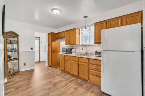 23498 Willard Ave, Warren, MI 48089 photo 6