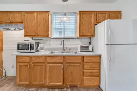 23498 Willard Ave, Warren, MI 48089 photo 7
