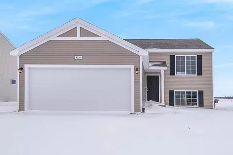 799 Hollyhock Dr, Greenville, MI 48838