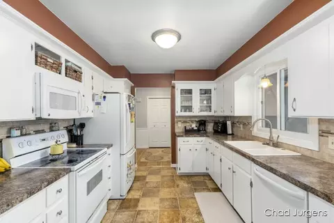 4372 18th St, Dorr, MI 49323 photo 10