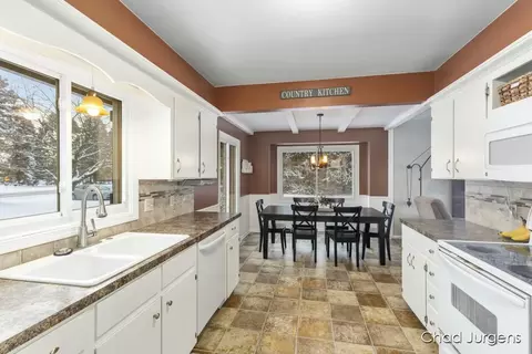 4372 18th St, Dorr, MI 49323 photo 11