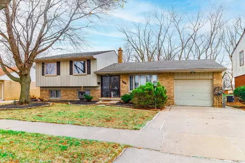 3703 Shore Dr, Lincoln Park, MI 48146