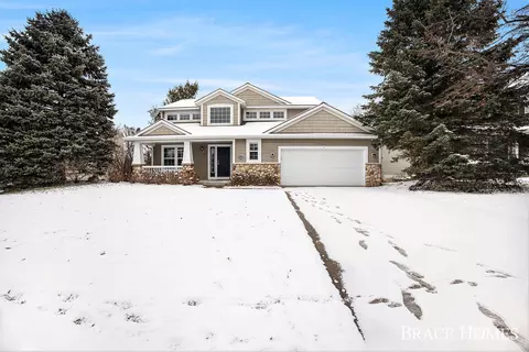 3415 Mason Ridge Dr NE, Grand Rapids, MI 49525