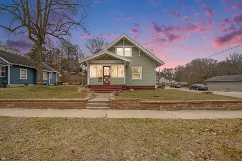 658 N Jefferson St, Ionia, MI 48846