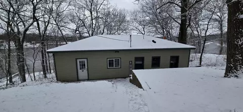23 Oak Openings St, Delton, MI 49046