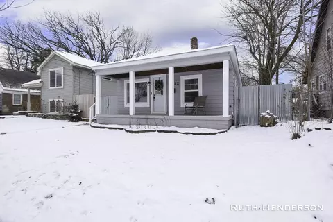 1012 Hazen St SE, Grand Rapids, MI 49507