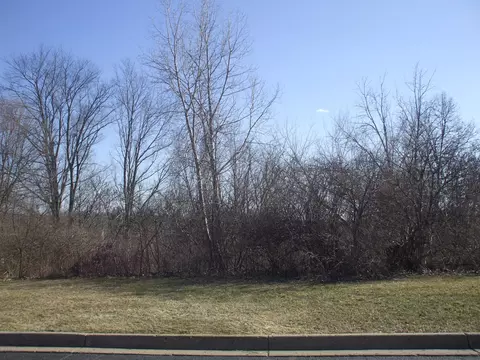 2931 Hunters Hl, Kalamazoo, MI 49048