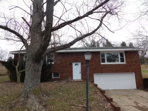 3020 Thresa Dr, Stevensville, MI 49127