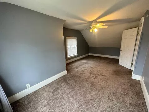 207 Cass Ave, Jackson, MI 49203 photo 4