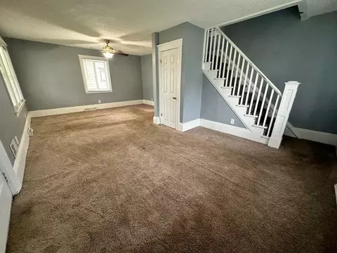 207 Cass Ave, Jackson, MI 49203 photo 2