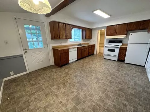 207 Cass Ave, Jackson, MI 49203 photo 5