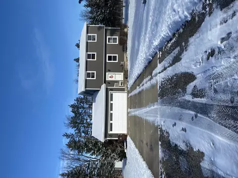 1105 E Twinbrook Dr, Dewitt, MI 48820