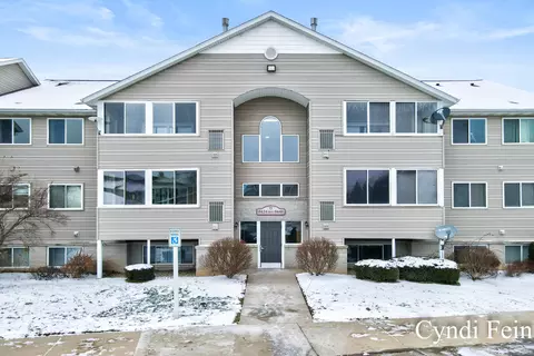8428 N Jasonville Ct SE, Caledonia, MI 49316