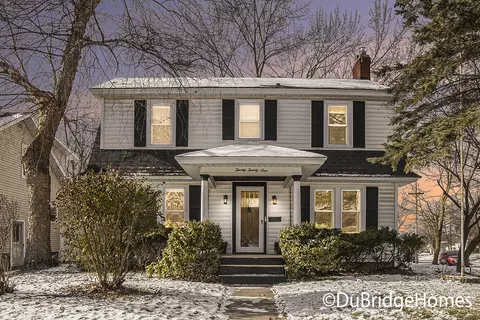 2021 Oakwood Ave NE, Grand Rapids, MI 49505