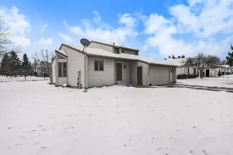 10452 Perry St, Zeeland, MI 49464