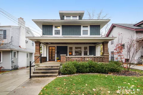 328 Gladstone Dr SE, East Grand Rapids, MI 49506