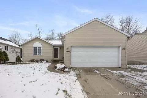 2808 Bransford St SE, Kentwood, MI 49512