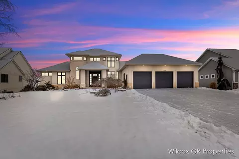 1726 N Bay Dr, Hudsonville, MI 49426