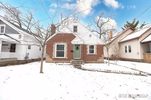 1007 Hoyt St SE, Grand Rapids, MI 49507